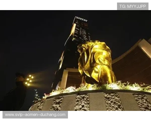 澳门美高梅金殿酒店的特色服务包括贴心的礼宾和旅游咨询，为宾客提供全方位的帮助